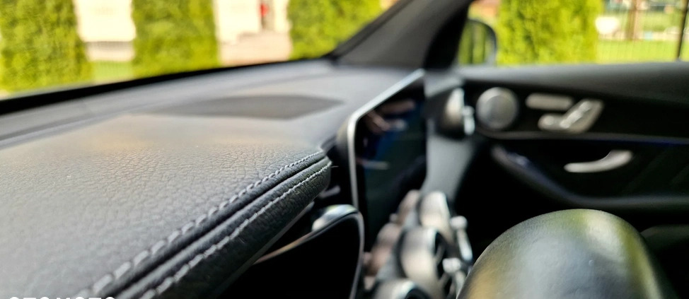 Mercedes-Benz GLC cena 164000 przebieg: 165000, rok produkcji 2020 z Chorzów małe 781